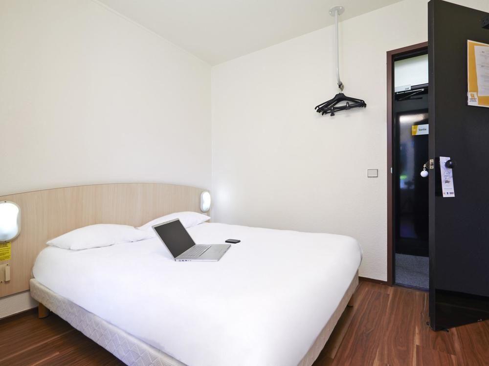 Hotel F1 Lyon Genay Massieux Exterior photo